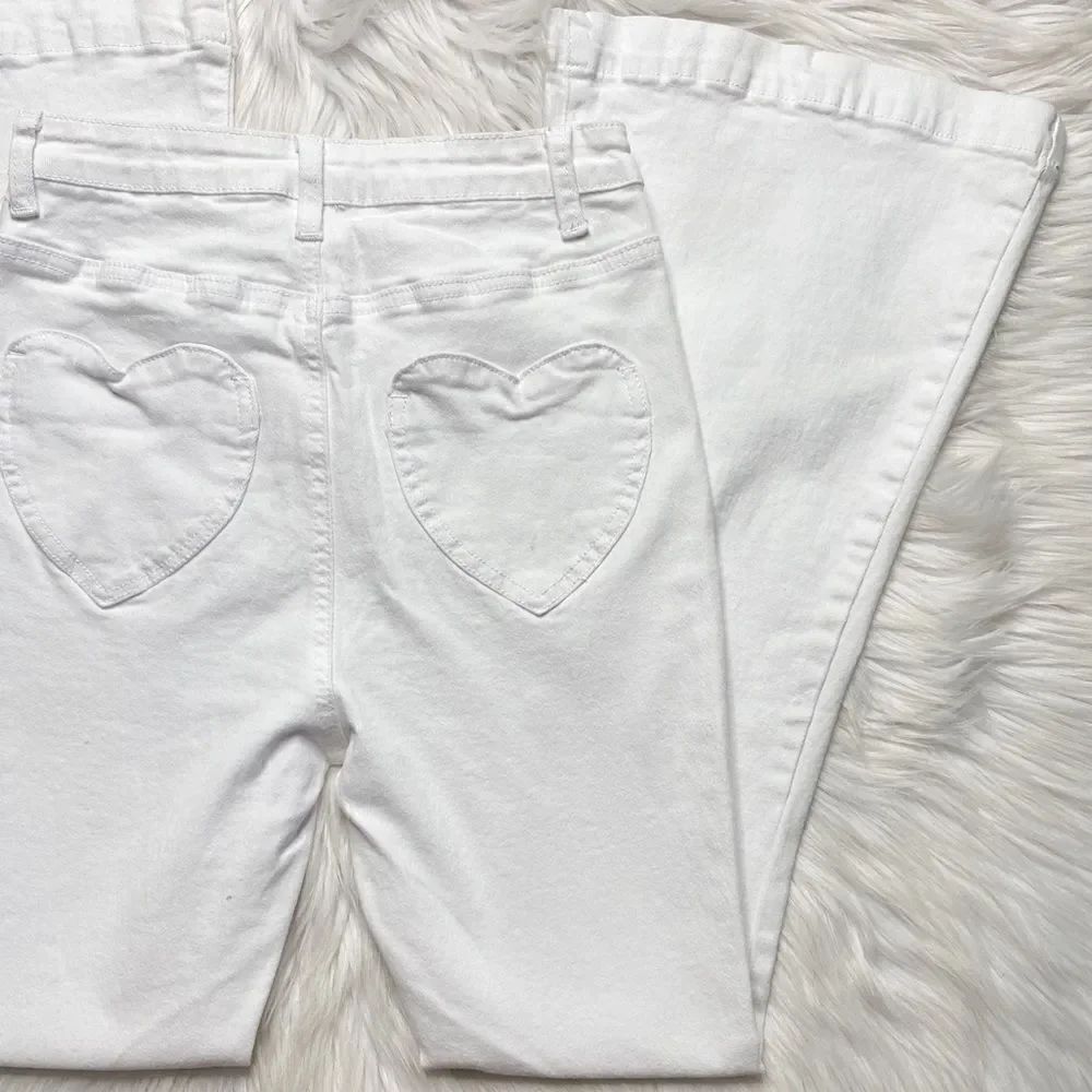 SHEIN Heart Pocket Wide Flare Jeans White Size Small